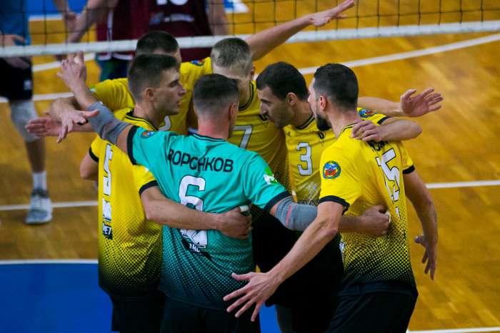 «Университет» открыл турнир за 7-12-е места победой над «Тюменью» − 3:1